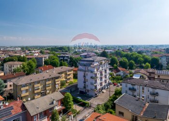 Edificio all\'aperto - Trilocale Treviglio - foto 2