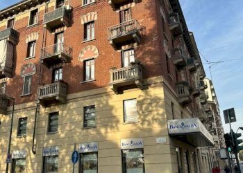 Facciata - Bilocale via Nizza, 170, Torino (zona Nizza Millefonti) - foto 2