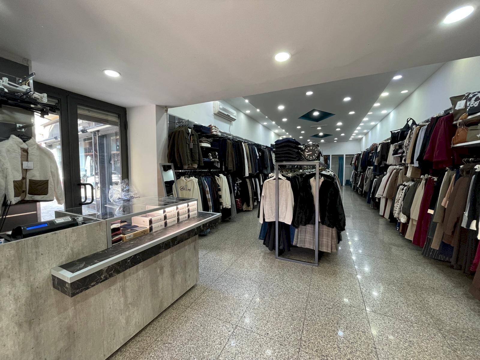 Foto 1 - Negozio Viale Lincoln
 
171, Caserta - foto 1