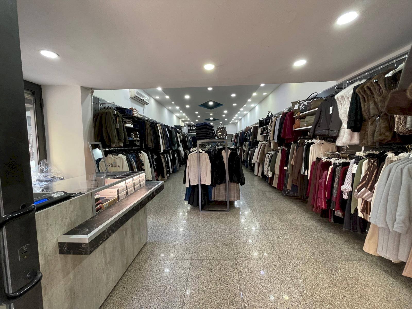 Foto 2 - Negozio Viale Lincoln
 
171, Caserta - foto 2