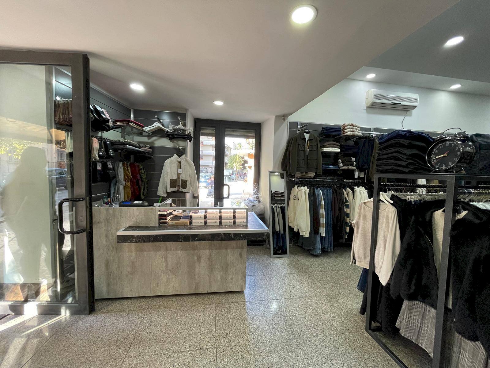 Foto 3 - Negozio Viale Lincoln
 
171, Caserta - foto 3