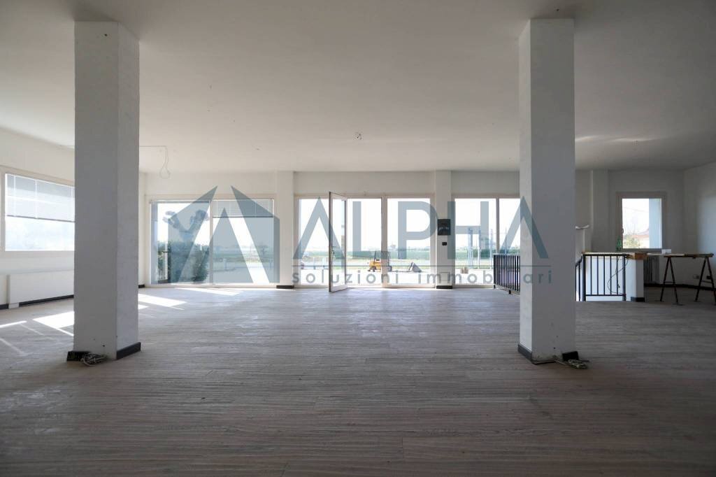 Interno non residenziale - Negozio via Tolemaide, Rimini - foto 2