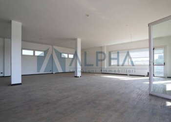 Interno non residenziale - Negozio via Tolemaide, Rimini - foto 5