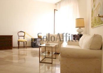 IMG_1170.jpg - Trilocale Via Lorenteggio  37, Milano (zona Giambellino) - foto 1