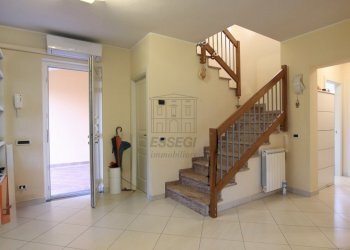 vendesi villetta indipendente con giardino lucca c - Independent house Via San Cristoforo 82, Capannori - photo 3