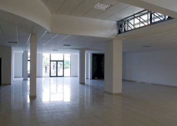 VIA-AURELIA_20140619000735737702.jpg - Locale Commerciale Via Viaccia, Lucca - foto 5