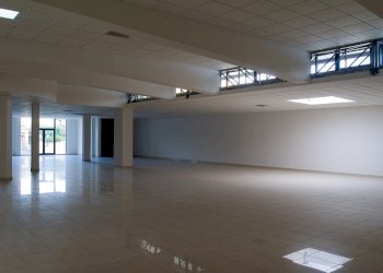 VIA-AURELIA_20140619000735604591.jpg - Locale Commerciale Via Viaccia, Lucca - foto 6