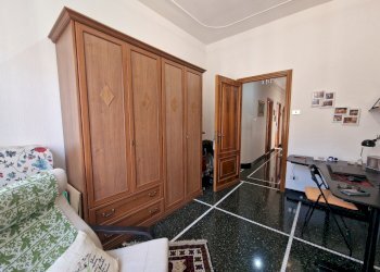 camera 3 bis via del carretto sestri p genova.jpg - Apartment Via Fabrizio del Carretto 6, Genova (neighborhood Sestri Ponente) - photo 17