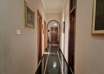 corridoio bis via del carretto sestri p genova.jpg - Apartment Via Fabrizio del Carretto 6, Genova (neighborhood Sestri Ponente) - photo 18