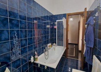 bagno tris via del carretto sestri p genova.jpg - Apartment Via Fabrizio del Carretto 6, Genova (neighborhood Sestri Ponente) - photo 24
