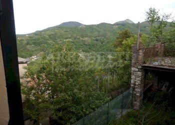 DSCN6910.JPG - Villa a Schiera Via alla Chiesa, Castiglione Chiavarese - foto 3