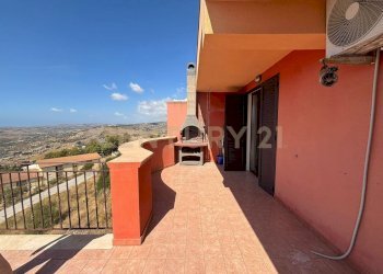 PHOTO-2025-11-17-15-52-03(1).jpg - Quadrilocale Via Giuseppe Basile 2, Agrigento - foto 17