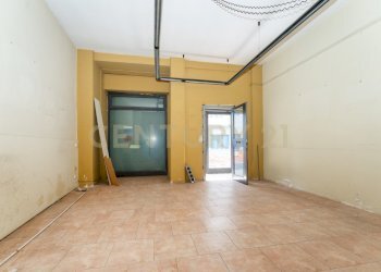 Bottega via Fulci 13 ct (6).jpg - Casa indipendente Via Antonio Santangelo Fulci 13, Catania - foto 6