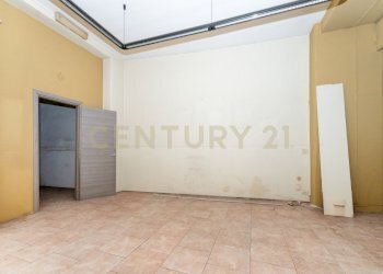 Bottega via Fulci 13 ct (10).jpg - Casa indipendente Via Antonio Santangelo Fulci 13, Catania - foto 10