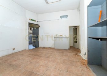 Bottega via Fulci 13 ct (19).jpg - Casa indipendente Via Antonio Santangelo Fulci 13, Catania - foto 19