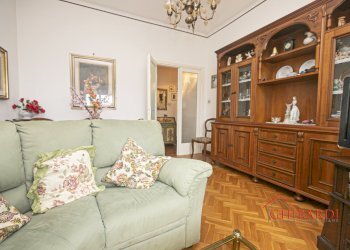 3.2 soggiorno.jpg - Appartamento SALITA CAMPASSO SAN NICOLA 56, Genova (zona Sestri Ponente) - foto 10