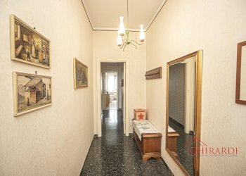 4.0 corridoio.jpg - Appartamento SALITA CAMPASSO SAN NICOLA 56, Genova (zona Sestri Ponente) - foto 12
