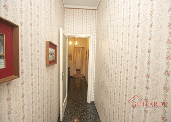 4.1 corridoio.jpg - Appartamento SALITA CAMPASSO SAN NICOLA 56, Genova (zona Sestri Ponente) - foto 13