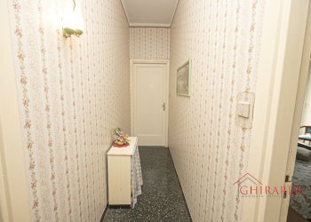 4.2 corridoio.jpg - Appartamento SALITA CAMPASSO SAN NICOLA 56, Genova (zona Sestri Ponente) - foto 14