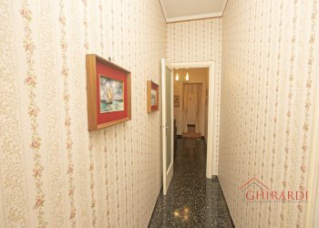 4.3 corridoio.jpg - Appartamento SALITA CAMPASSO SAN NICOLA 56, Genova (zona Sestri Ponente) - foto 15