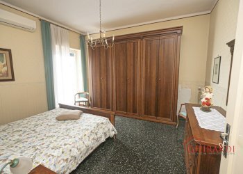 5.0 camera 1.jpg - Appartamento SALITA CAMPASSO SAN NICOLA 56, Genova (zona Sestri Ponente) - foto 16