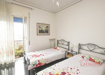 6.1 camera 2.jpg - Appartamento SALITA CAMPASSO SAN NICOLA 56, Genova (zona Sestri Ponente) - foto 21