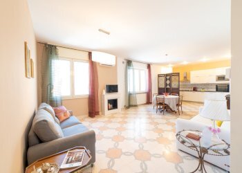 1.jpg - Trilocale Vico Storella, Lecce - foto 1