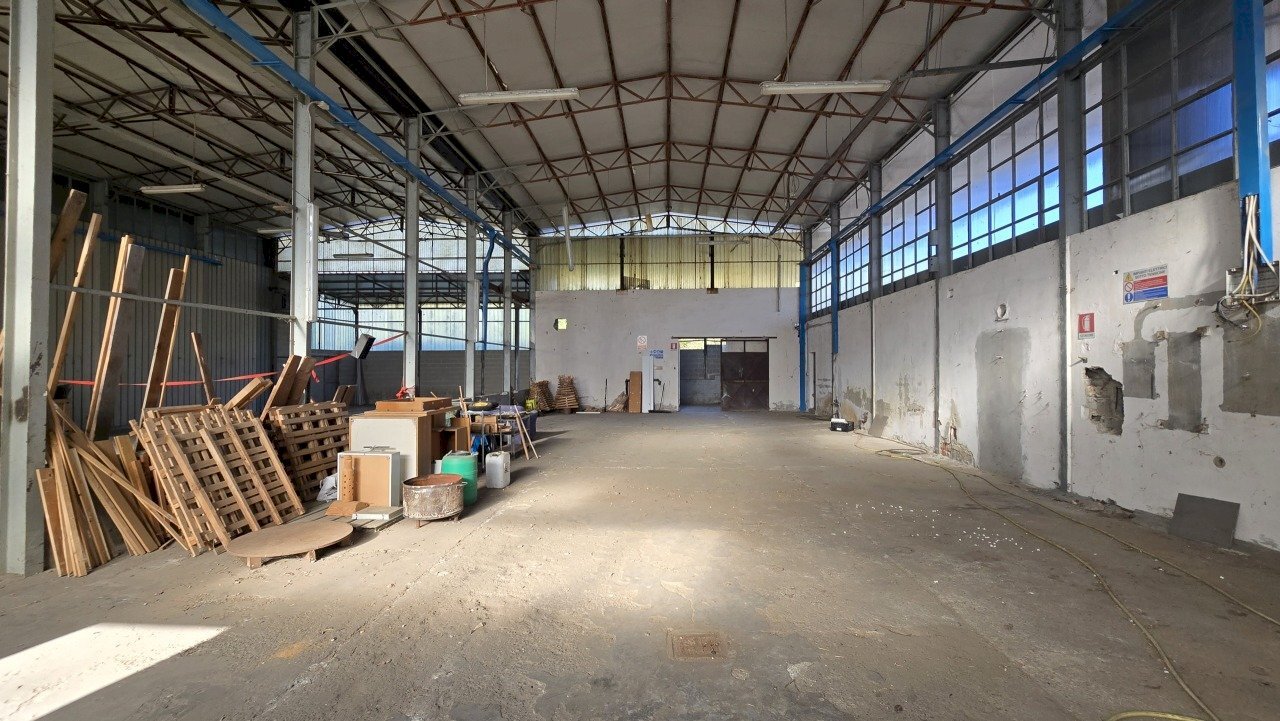 20251104_142522.jpg - Capannone Via delle Regone 58, San Colombano al Lambro - foto 1