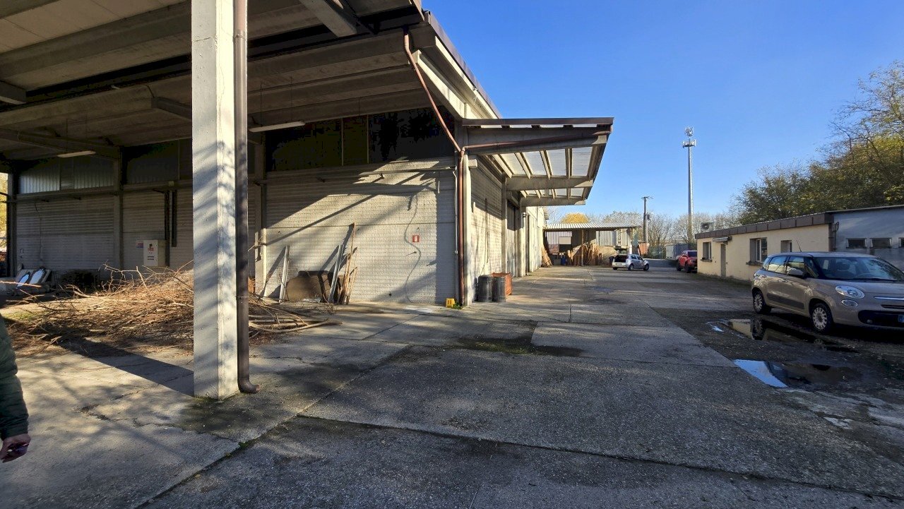 20251104_142236.jpg - Capannone Via delle Regone 58, San Colombano al Lambro - foto 3