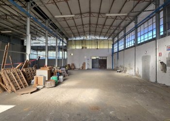 20251104_142522.jpg - Capannone Via delle Regone 58, San Colombano al Lambro - foto 1