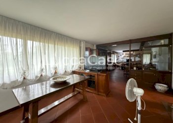 Villa Lucca (zona Antraccoli) - foto 1