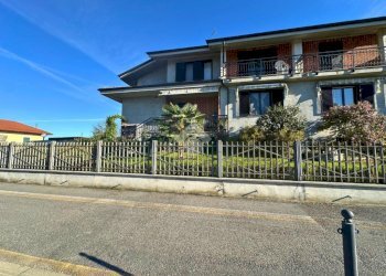 Villa a Schiera Via Buronzo, Carisio - foto 1