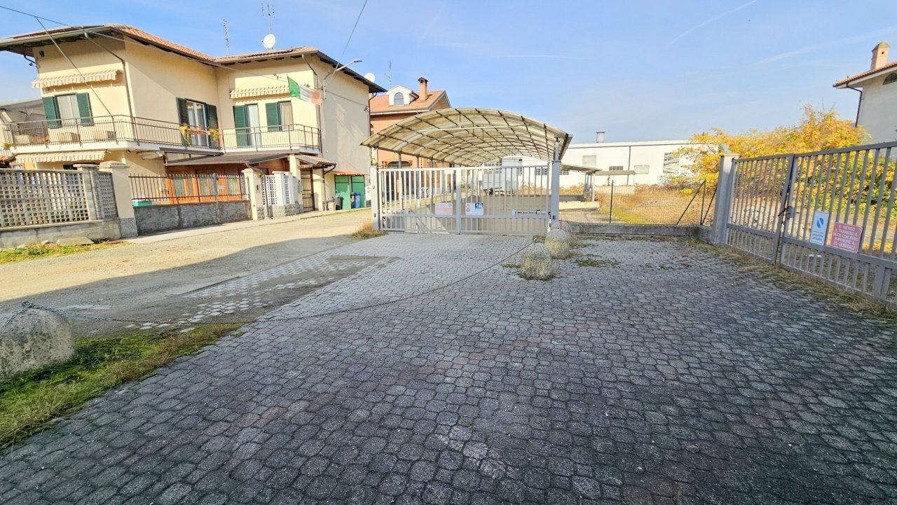 Box VIA BLATTA, Chivasso - photo 2