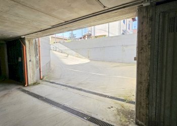 Box VIA BLATTA, Chivasso - photo 3
