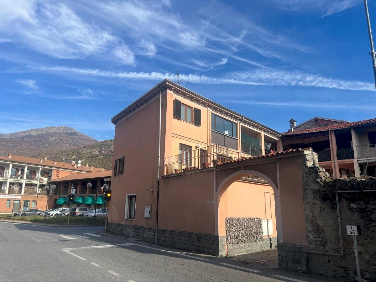 Apartment Borgofranco d'Ivrea - photo 1