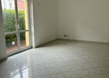 Three-room apartment Via Pinin Balbo, Alba - photo 1