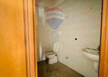 Bagno - Commercial Premises Via Rocco Di Cillo
 
6, Bari - photo 8
