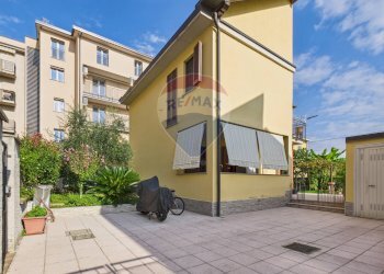 Terrazza - Villa Corso Novara
 
78, Vigevano - photo 11