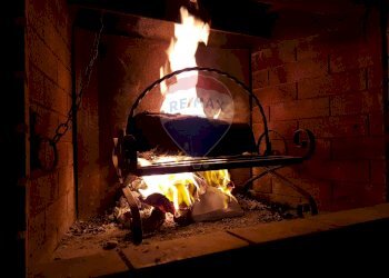 Dettagli - Casa indipendente Via Regalotto
 
8, Pedara - foto 2