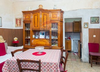 Sala da pranzo - Casa indipendente Via Bastione San Giovanni
 
39, Catania - foto 1