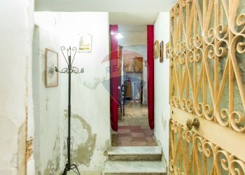 Hall / corridoio - Casa indipendente Via Bastione San Giovanni
 
39, Catania - foto 25