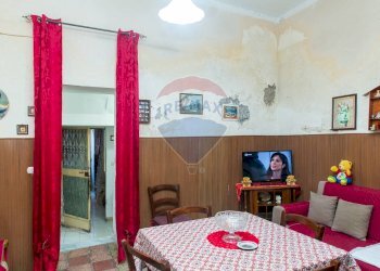 Sala da pranzo - Casa indipendente Via Bastione San Giovanni
 
39, Catania - foto 29