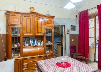 Sala da pranzo - Casa indipendente Via Bastione San Giovanni
 
39, Catania - foto 33