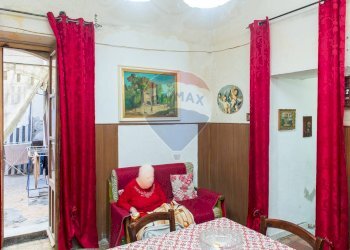 Sala da pranzo - Casa indipendente Via Bastione San Giovanni
 
39, Catania - foto 34