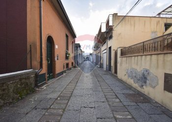 Edificio all\'aperto - Casa semi indipendente Via Cavour
 
41, Sant'Alfio - foto 34