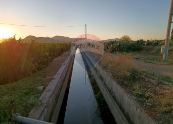 Edificio all\'aperto - Terreno agricolo Contrada Sferro
snc, Paterno - foto 5