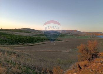 Vista delle montagne - Terreno agricolo Contrada Sferro
snc, Paterno - foto 8