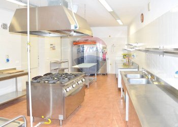 Cucina - Stabile - Palazzo Via Paracquara
1-2-3, Zafferana Etnea - foto 6