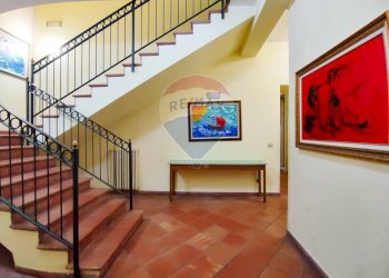 Scale - Stabile - Palazzo Via Paracquara
1-2-3, Zafferana Etnea - foto 29