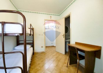 Camera / camera da letto - Stabile - Palazzo Via Paracquara
1-2-3, Zafferana Etnea - foto 33